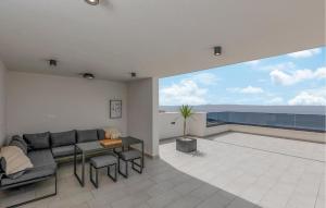 Awesome Home In Veliko Brdo With Wifi