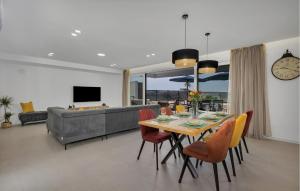 Awesome Home In Veliko Brdo With Wifi