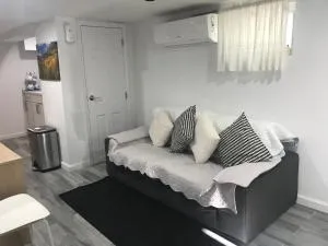 25-30 mins to Times Sq! - Whitestone