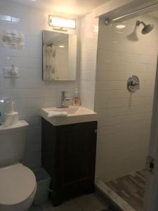 25-30 mins to Times Sq!