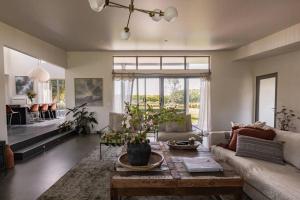 The Vineyard House - by Ghost Rock Wines