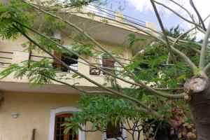 Bright studio near the beach with balcony #3