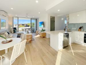 Beautifully Appointed - Sophisticated, Steps From the Sand