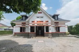 RedDoorz Syariah @ Kolonial Guest House - 井里汶