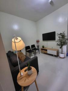 My Cozy Home in Brenthill with Balcony