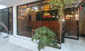 RedDoorz @ Recson Boracay Hostel