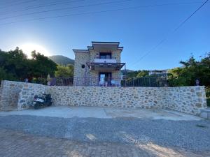 Butik Mor Salkım Evleri