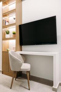 DEMs central stay Volos with private parking