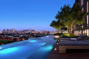 Modern 1-Bed & City Views, Steps from Racecourse - Melbourne