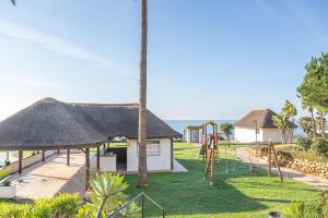 Mi Capricho Modern Sunshine - Happy Rentals