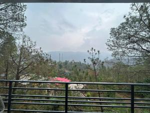 Divine Stay-3BHK,AC,WiFi,Kitchen