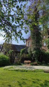 Appartements gite au jardin romantique pour 2 personnes : photos des chambres