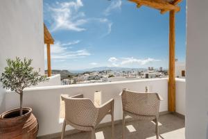 Penelope Apartments C