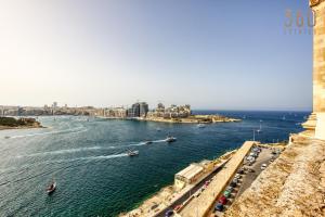Valletta Postcard Penthouse by 360 Estates