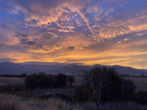 Farm Stay 8 Miles N Of Bozeman With Stunning Mountain Views And Great Sunsets!