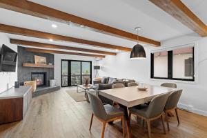 Modern Warm Condo with Views of Mont Tremblant