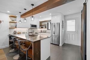 Modern Warm Condo with Views of Mont Tremblant