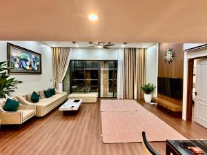 Mei penthouse