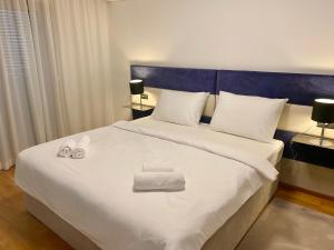 Four Views By The Sea Apartments