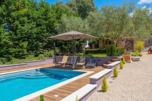 Casa Fragola by Briskva