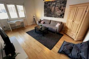 Cozy Studio Guesthouse next to city center & fair