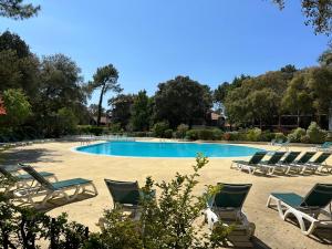 T2 près de la plage et du Club House du Golf