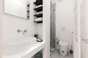 Cantoni 4B - Studio at Colosseum