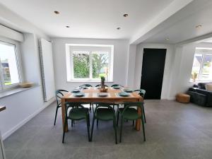 Maisons de vacances Maison familiale - 10pers - 3 etoiles - lumineuse et cosy - draps et serviettes inclus - parking - La Torche 9 min : photos des chambres