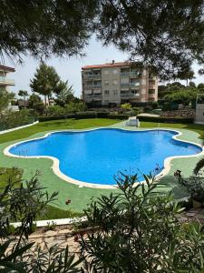 Precioso apartamento a 5min de la playa de La Pineda con parking!
