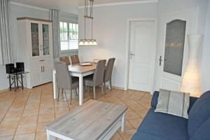 Two-Bedroom Apartment room in Landhaus am Teich