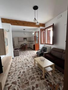 De Giovannis House