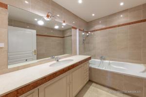 Appartements Theoule Beach : photos des chambres