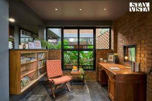 StayVista at Rustic Haven with Pvt Pool, Gazebo & Indoor-Outdoor Game