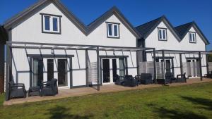 Willa Wega - pokoje gościnne, domki, plac zabaw, basen, parking, grill