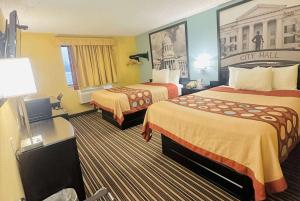 Queen Room with Two Queen Beds - Non-Smoking room in Super 8 by Wyndham Warrenton