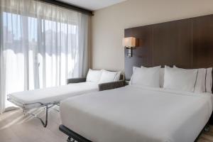 Standard Triple Room room in AC Hotel Ciutat de Palma