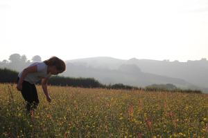 Granary Cottage with hot tub on organic farmland