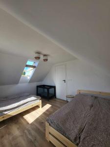 Przy jeziorze - domek na Kaszubach z balią