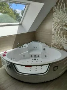 AU BON ACCUEIL A PORCARO AVEC ACCES au SPA EN ILLIMITE - Comblessac