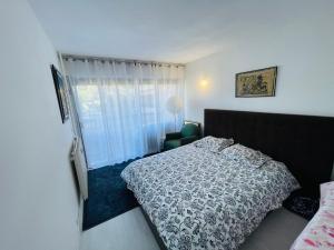 grand appartement 74m2 refait à neuf à 5mn de la mer dans grand parc botanique