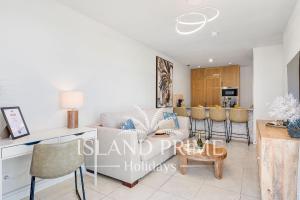 Golf Views Terrace with Heated Pool AR115