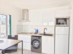 Bungalow Aqua Sol - Playa Roca residence - Sea front access - Free AC - WiFi