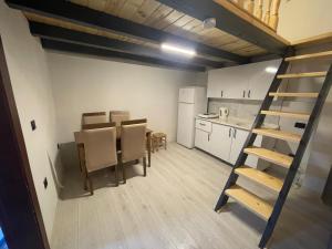 Uzungöl Nehir kenarında Doğa içinde merkezi konumda lüks BUNGALOV