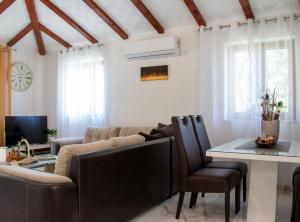 Authentic Dalmatian Treasure Homes