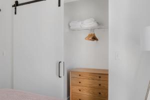 Blueground First Hill gym bbq game room SEA-744