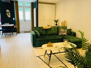 Nouveau ! Place Gambetta superbe 2 pièces avec cour ensoleillée