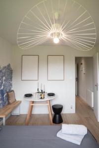 Gite "LES CHARMES" - Calme & Confortable - Lit QUEEN SIZE - Vue sur étang à 10mn du TOUQUET