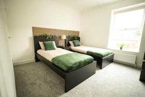 Spacious - Sleeps 5 - Garden - Close To Sea