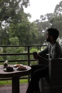 Stayvista at Coffee & Mist Luxury Villa - Comp Breakfast, Pvt Pool,Bonfire