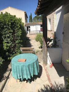 studio très près dArles et au calme